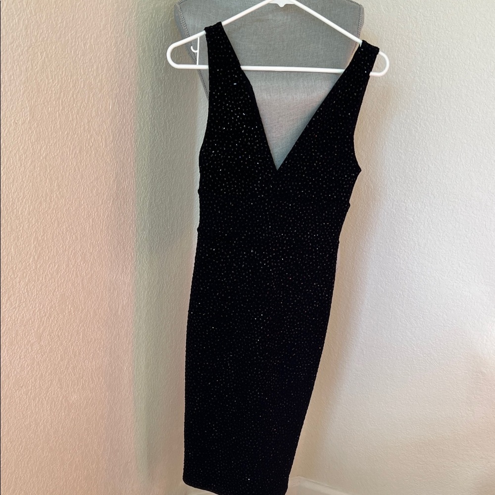 Elegant Black Sleeveless Dress